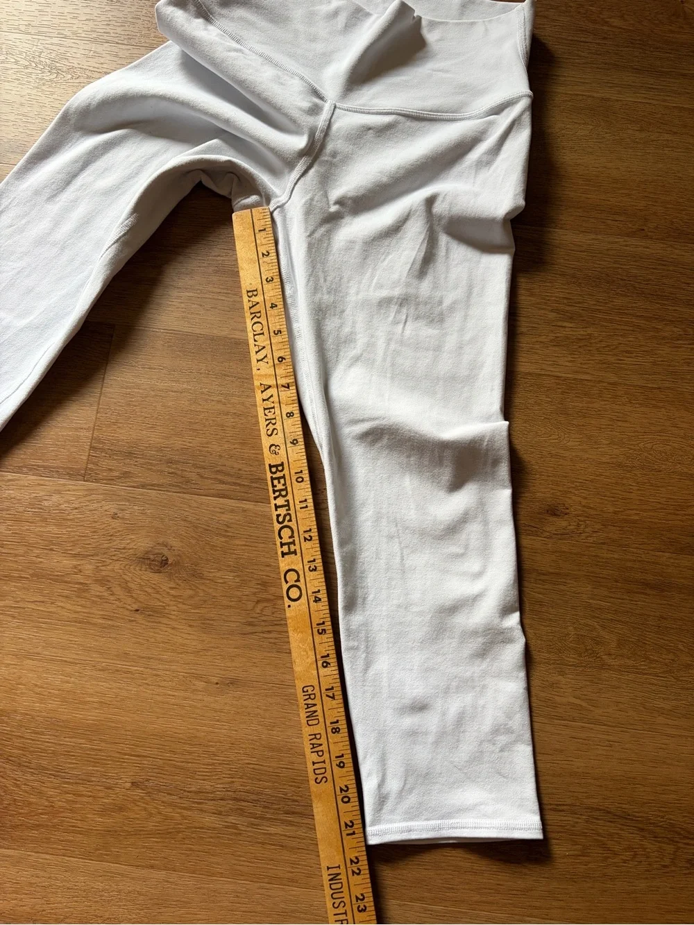 Alo Yoga White High Waist Cropped Leggings Women’s Large